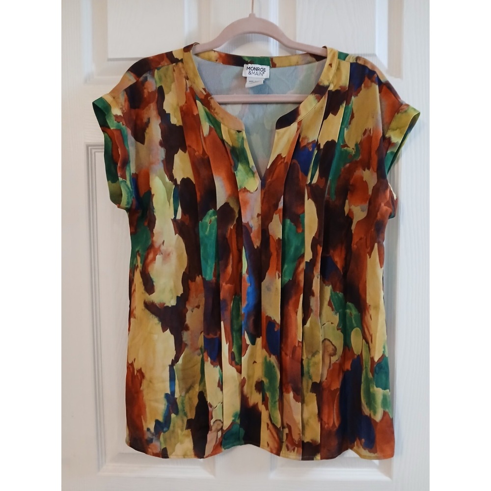 Monroe & Main Multicolor Short Sleeve Blouse Size M